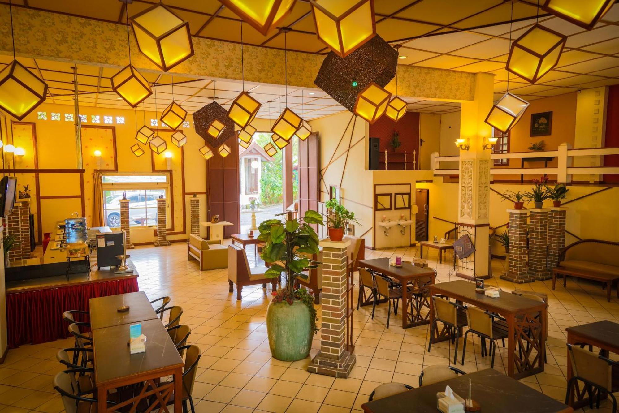 Family Hotel Gradia 2 Batu  Esterno foto