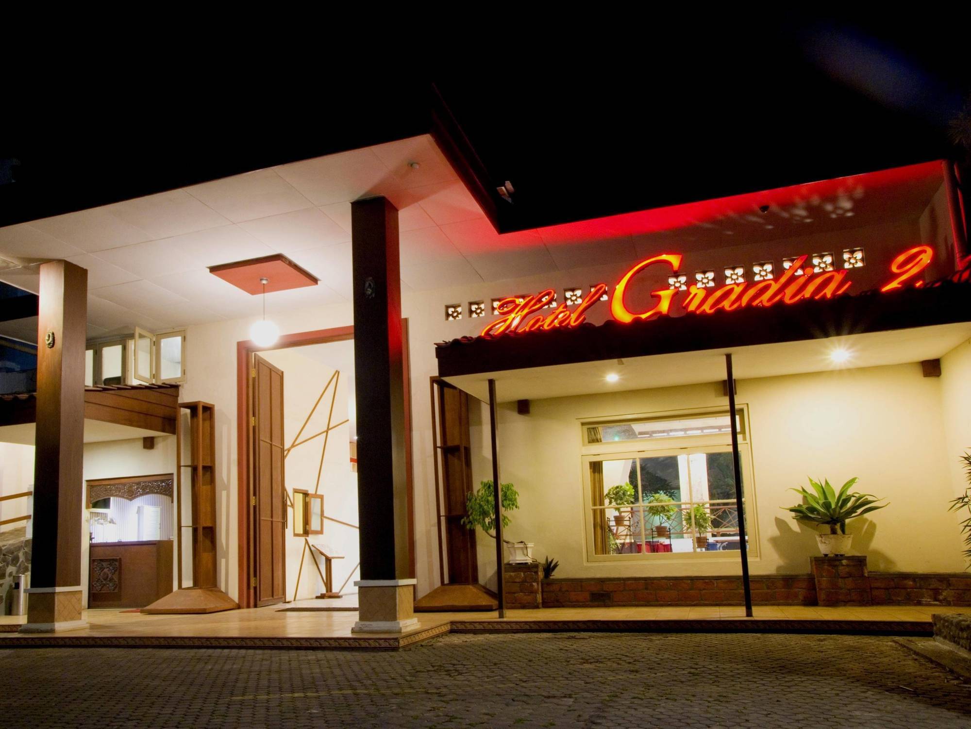 Family Hotel Gradia 2 Batu  Esterno foto